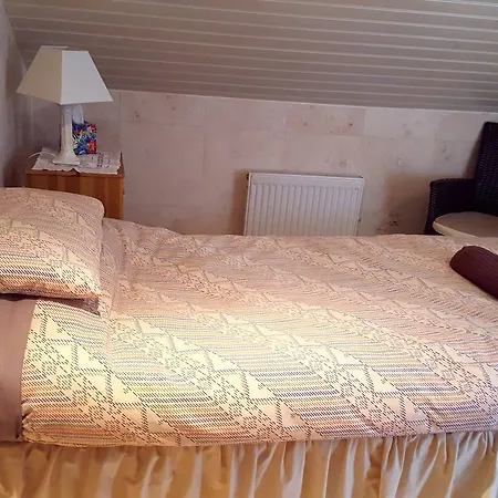 Grove House Accomodation Shanballymore